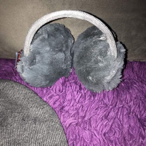 Grey beanie n earmuffs women - Picture 2 of 2